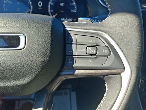 New 2025 Jeep Grand Cherokee Limited w/ Black Appearance Package AWD/4WD image 25