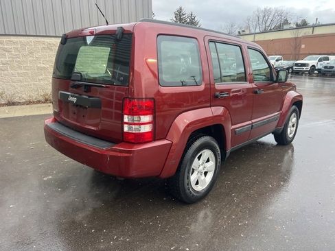Used 2009 Jeep Liberty Sport image 5