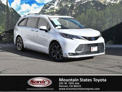 Certified 2025 Toyota Sienna Platinum