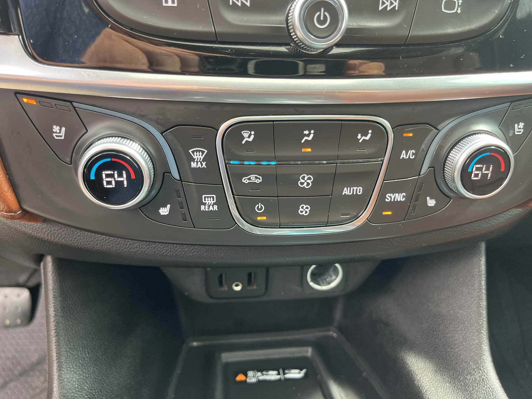 Used 2019 Chevrolet Traverse High Country w/ LPO, Floor Liner Package AWD/4WD image 14