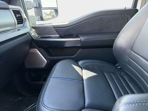 Used 2025 Ford F250 Platinum w/ Tremor Off-Road Package image 17