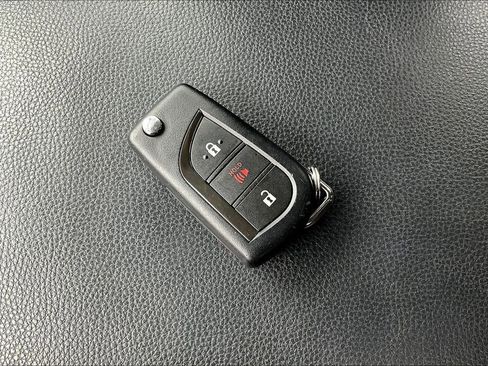 Used 2025 Toyota RAV4 LE image 35