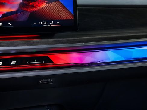 Used 2024 BMW i7 eDrive50 w/ M Sport Package image 50