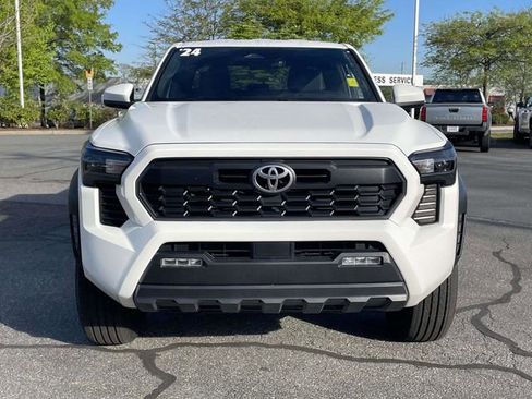 Used 2024 Toyota Tacoma TRD Off-Road AWD/4WD image 8
