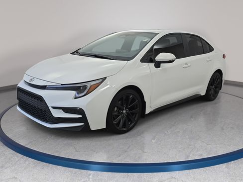 Used 2024 Toyota Corolla SE FWD image 1