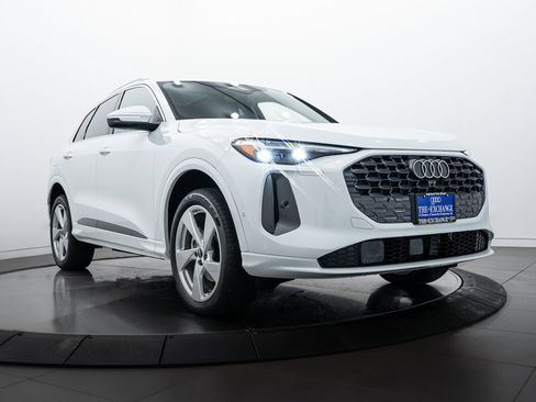 New 2025 Audi Q5 Premium Plus image 1