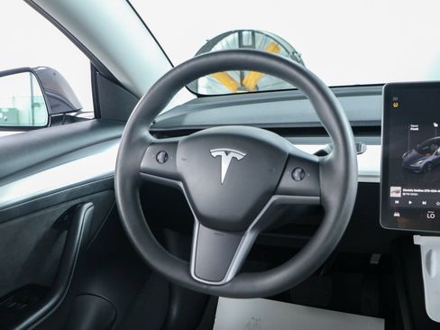 Used 2023 Tesla Model 3 Standard Range RWD image 12
