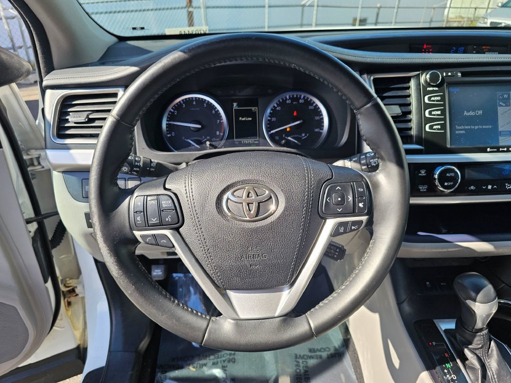 Used 2018 Toyota Highlander XLE AWD/4WD image 25