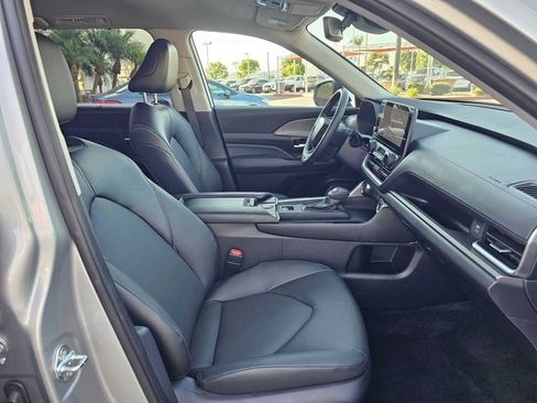 Certified 2026 Toyota Grand Highlander FWD image 10