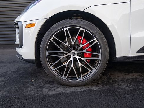 Certified 2025 Porsche Macan S image 25