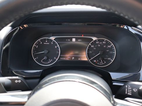 Used 2025 Nissan Pathfinder SL image 33