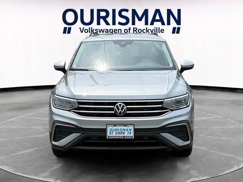 Used 2024 Volkswagen Tiguan SE AWD/4WD image 8