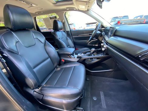 Used 2025 Kia Telluride S AWD/4WD image 43