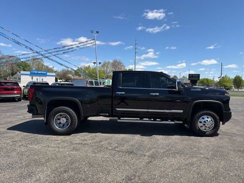 Used 2025 Chevrolet Silverado 3500 High Country w/ Technology Package AWD/4WD image 20