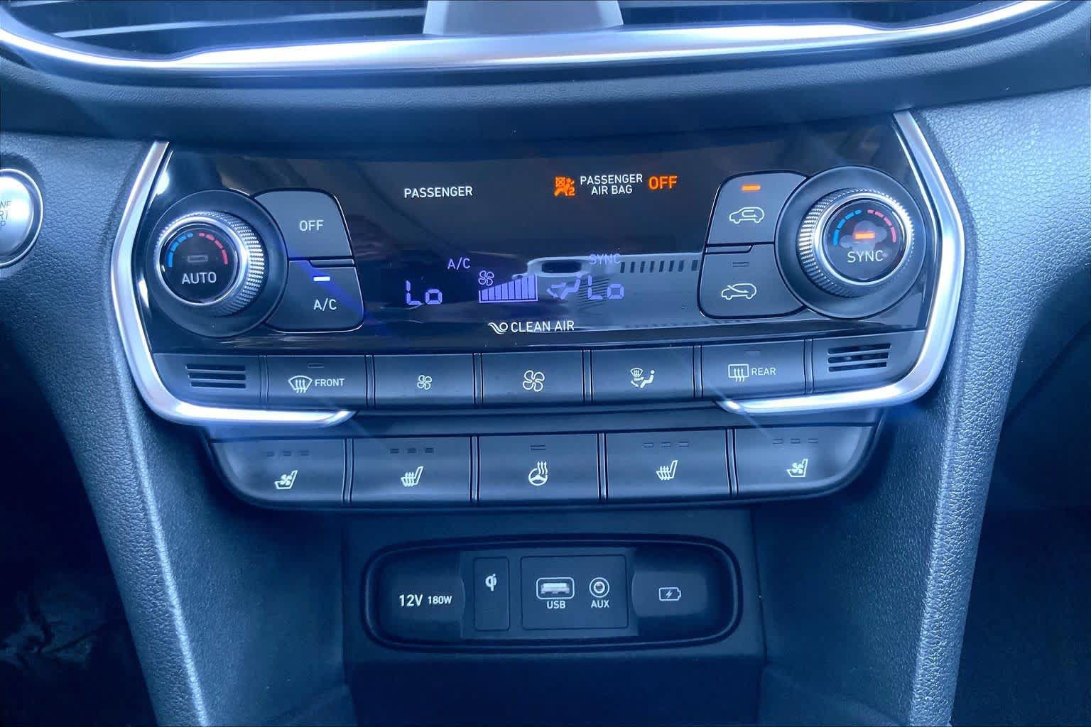 Used 2020 Hyundai Santa Fe Limited AWD/4WD image 31