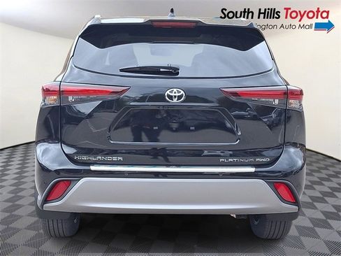 New 2025 Toyota Highlander Platinum image 5