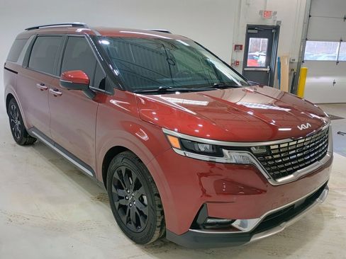 Used 2024 Kia Carnival SX image 1