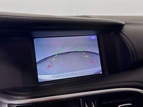 Used 2017 INFINITI QX30 AWD image 15