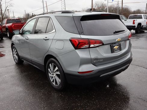 Used 2023 Chevrolet Equinox LT image 3