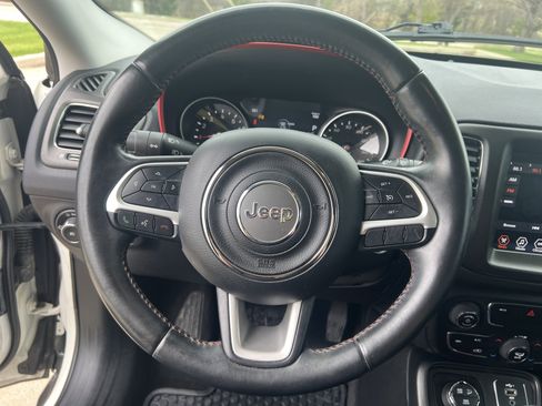 Used 2019 Jeep Compass Trailhawk image 17