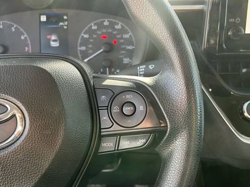 Used 2025 Toyota Corolla LE w/ LE Premium Package image 10