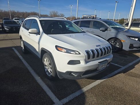 Used 2016 Jeep Cherokee Limited w/ Luxury Group image 2