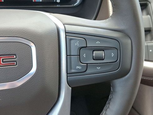 Used 2024 GMC Yukon XL SLT w/ SLT Premium Package AWD/4WD image 18