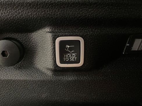 Used 2021 Jeep Grand Cherokee L Laredo AWD/4WD image 7