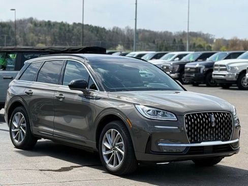 Used 2025 Lincoln Corsair Grand Touring w/ Towing Package image 37