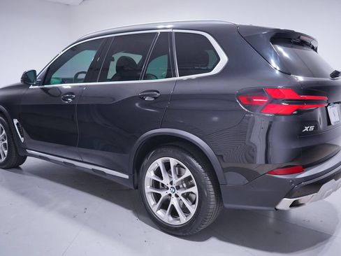 Used 2024 BMW X5 sDrive40i w/ Premium Package RWD image 3