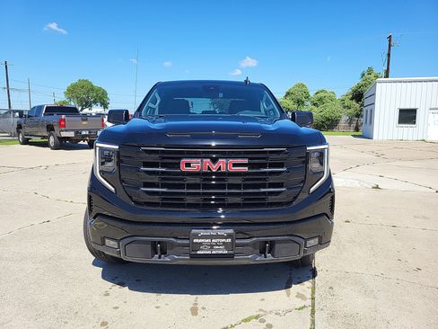New 2025 GMC Sierra 1500 Elevation image 2