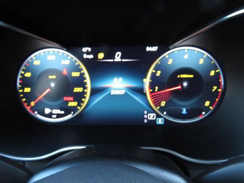 Used 2021 Mercedes-Benz GLC 300 4MATIC image 12