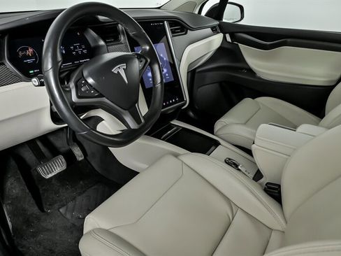 Used 2018 Tesla Model X 100D image 17