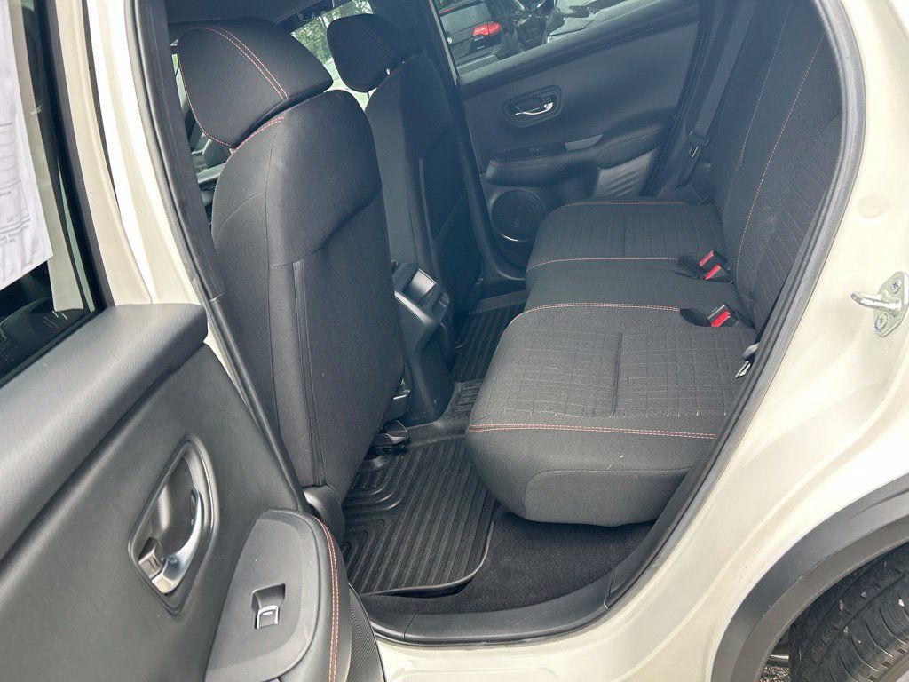 Used 2025 Honda HR-V Sport image 21