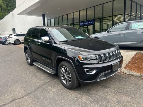 Used 2017 Jeep Grand Cherokee Limited w/ Luxury Group II AWD/4WD image 2