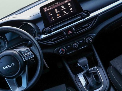 Certified 2024 Kia Forte LXS w/ LXS Technology Package FWD image 20