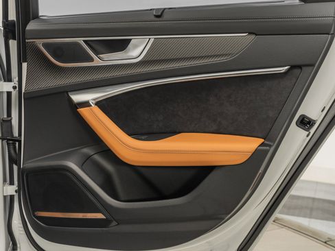 Used 2025 Audi RS 6 performance image 41