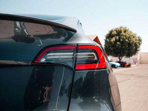 Used 2021 Tesla Model Y 2WD image 14
