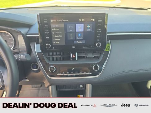 Used 2022 Toyota Corolla Cross LE w/ Moonroof Package AWD/4WD image 19