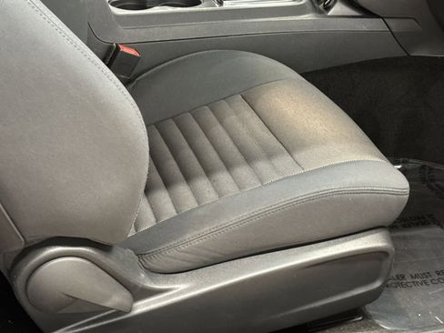 Used 2013 Dodge Challenger SXT RWD image 32