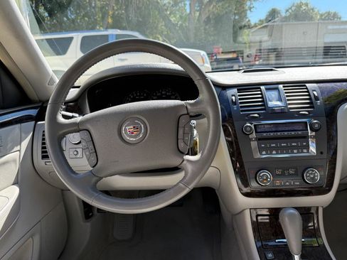 Used 2011 Cadillac DTS Luxury image 9