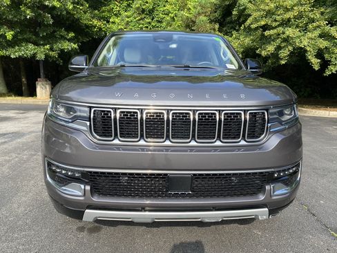Used 2024 Jeep Wagoneer Series II w/ Flexible Seating Group RWD image 3