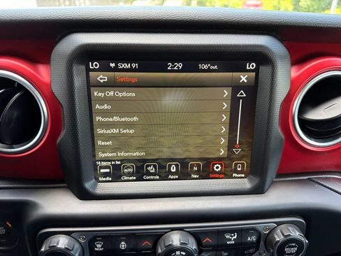 Used 2022 Jeep Wrangler Unlimited Rubicon w/ Dual Top Group AWD/4WD image 82