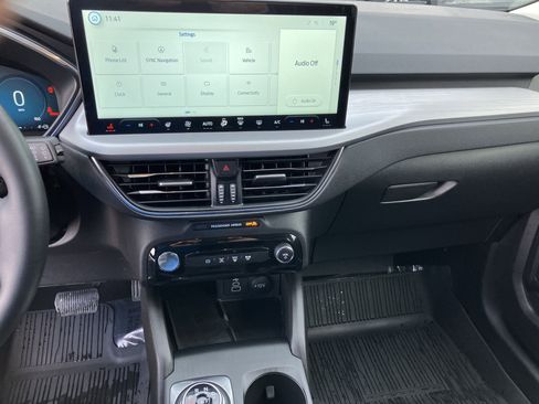 Used 2025 Ford Escape Platinum image 12