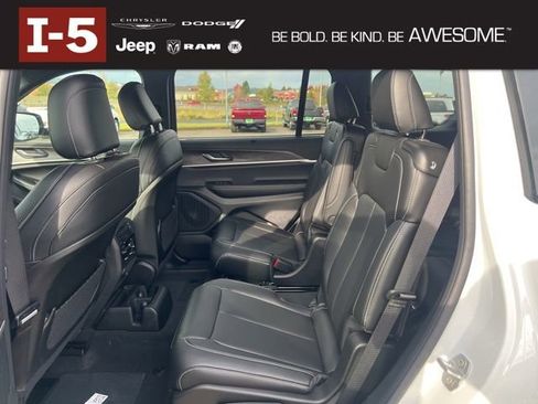 New 2025 Jeep Grand Cherokee L Limited w/ Luxury Tech Group II image 16