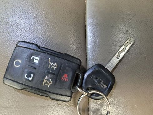 Used 2019 Chevrolet Suburban LT AWD/4WD image 32