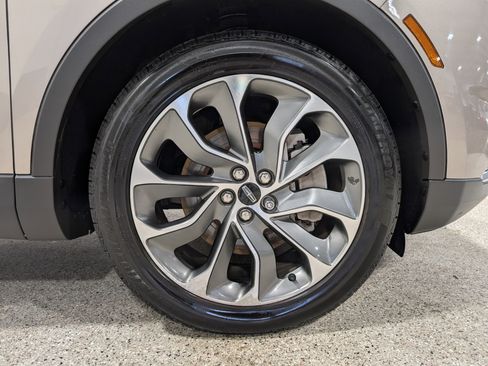 Used 2021 Lincoln Nautilus Reserve w/ Cargo Utility Package image 12