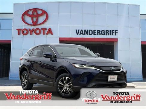 Used 2023 Toyota Venza LE image 1