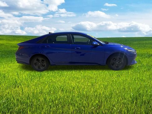 Used 2021 Hyundai Elantra SEL FWD image 4
