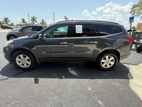 Used 2012 Chevrolet Traverse LT FWD image 4